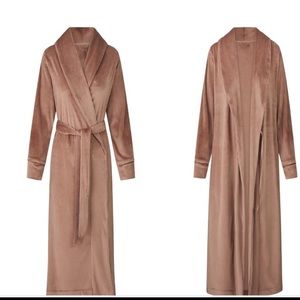 SKIMS Velour Long Cozy Robe - Small